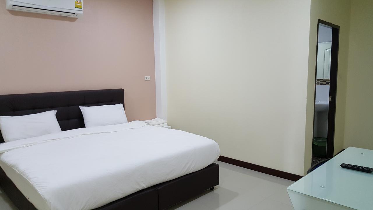 Charoensuk Grand Hotel Kabin Buri Bagian luar foto