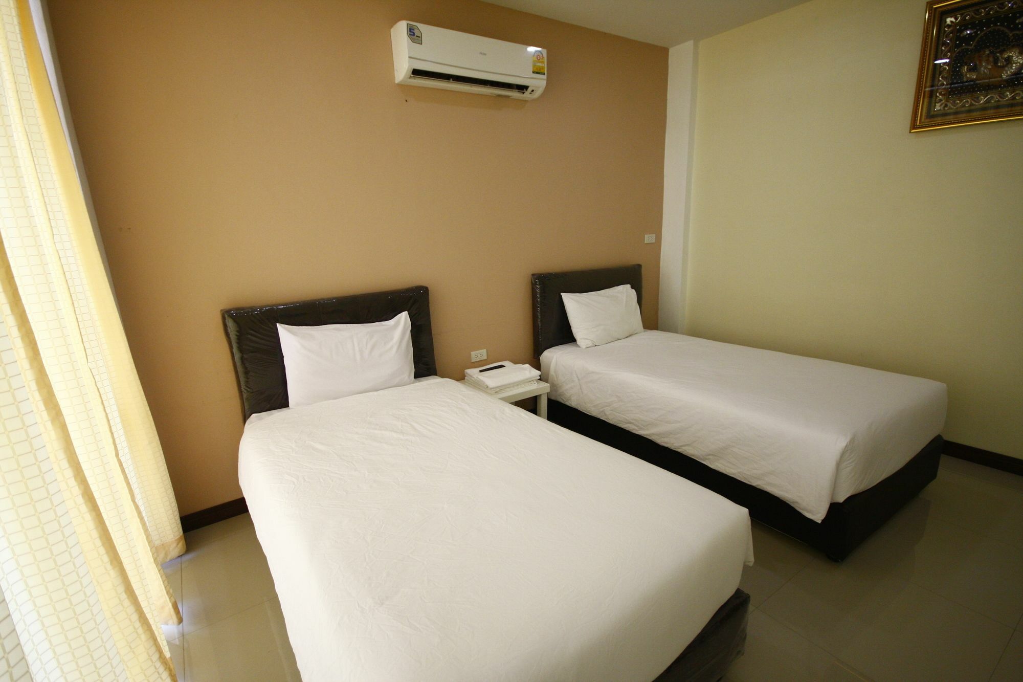 Charoensuk Grand Hotel Kabin Buri Bagian luar foto