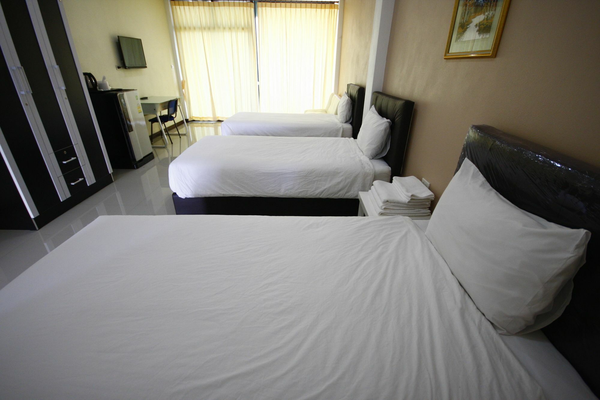 Charoensuk Grand Hotel Kabin Buri Bagian luar foto